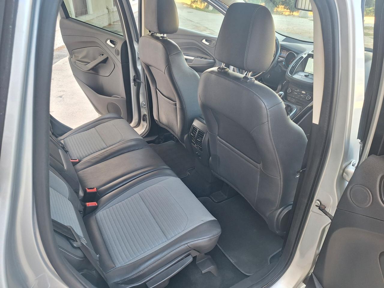 Ford Kuga 1.5 TDCI 120 CV NAVI GANCIO TRAINO