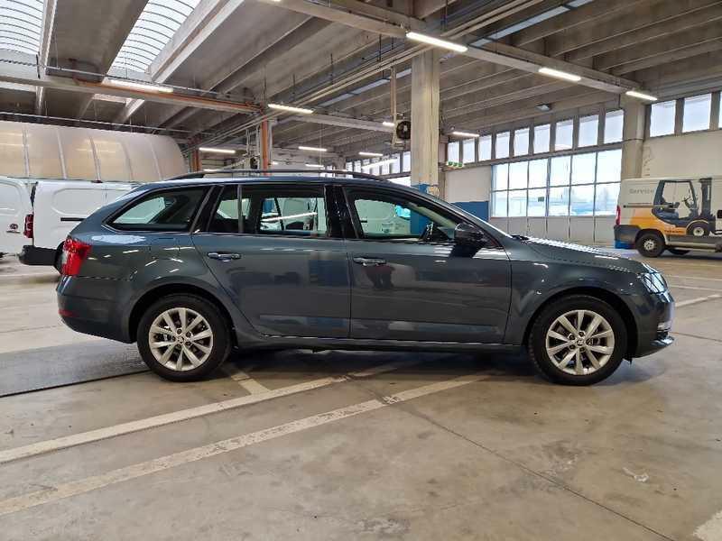 SKODA OCTAVIA WAGON 2.0 TDI EXECUTIVE DSG