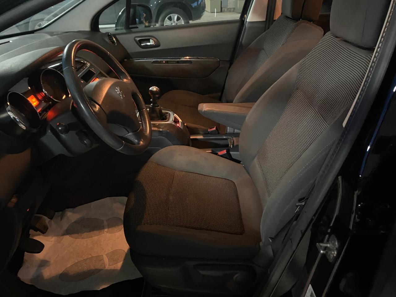 Peugeot 5008 1.6 HDi 112CV Activ--- 7 POSTI---KM CERTIFICATI