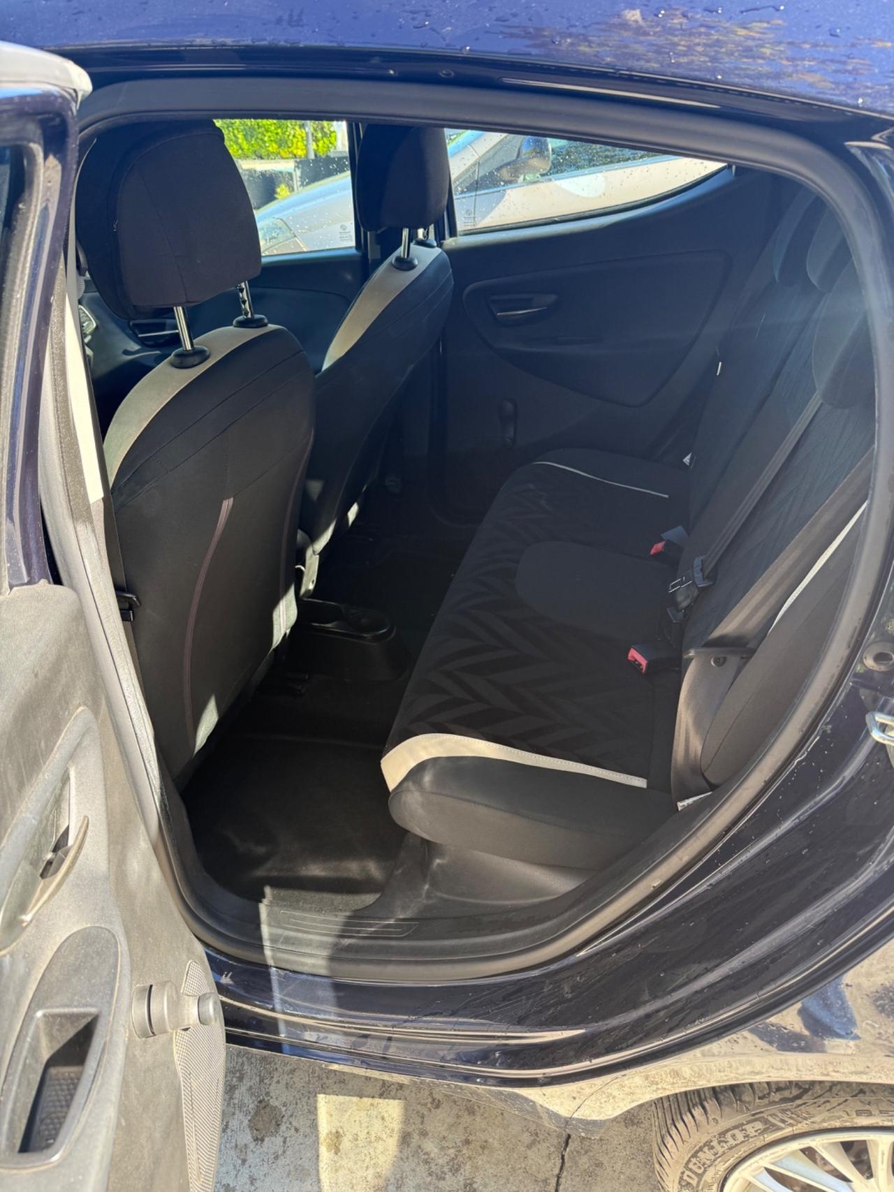 Lancia Ypsilon 1.2 69 CV 5 porte GPL Ecochic Gold