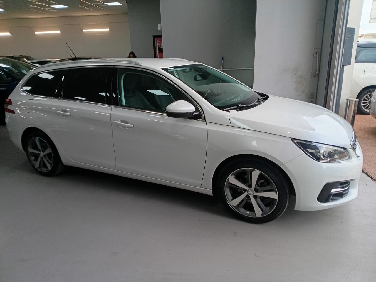 Peugeot 308 PureTech Turbo 130 S&S SW Active
