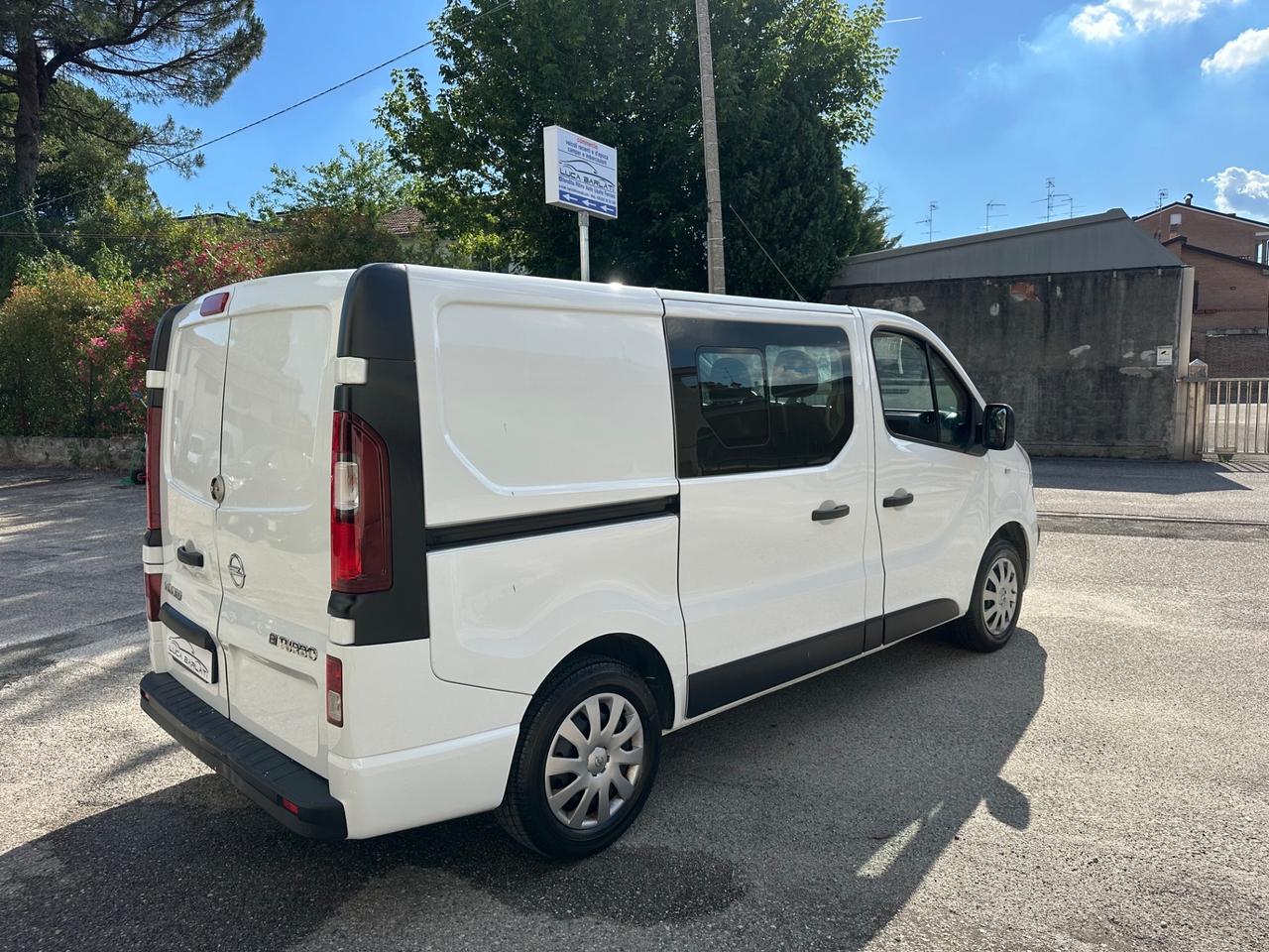 Opel Vivaro 1.6 CDTi Combi 6 posti Autocarro
