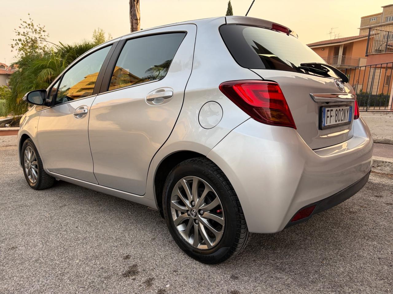 Toyota Yaris 1.0 benz ideale per neopatentati