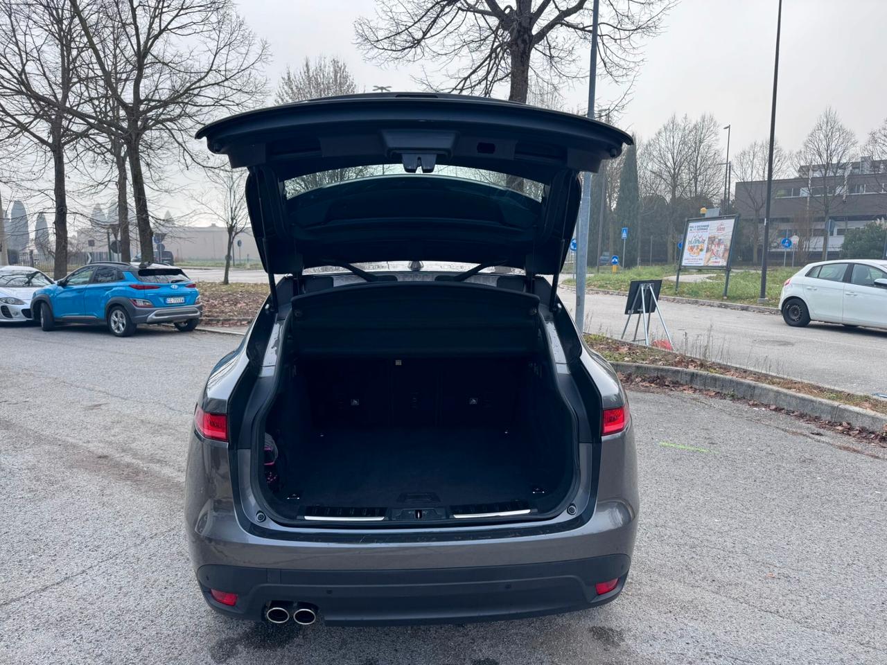 Jaguar F-Pace 2.0 D 180 CV AWD Portfolio