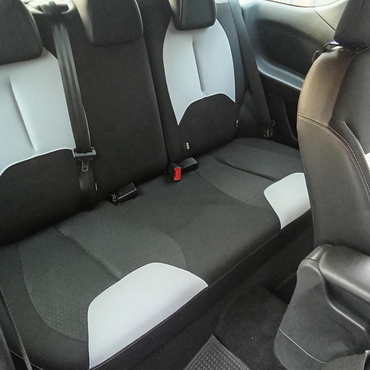 DS3 3 1.4 HDi 70 Just Black 011