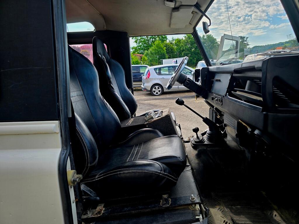 Land Rover Defender 90 2.5 Td5 SW 122CV