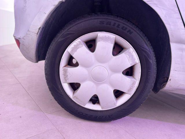 RENAULT Clio 1.2 16V. 5 porte Luxe