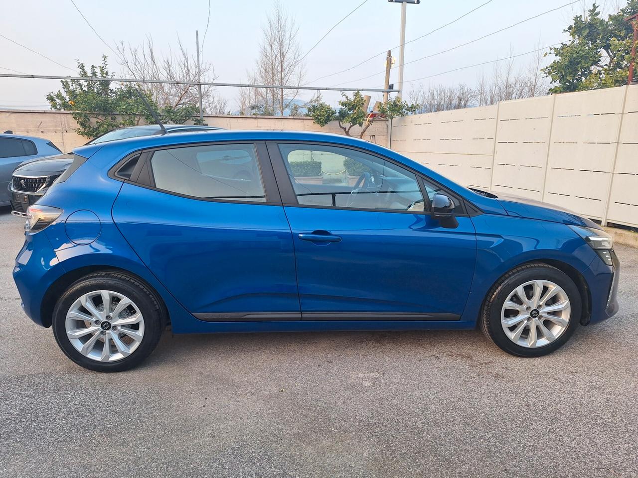Renault Clio EVOLUTION 1.0 TCe 90cv NAV+RETROCAM. 2025