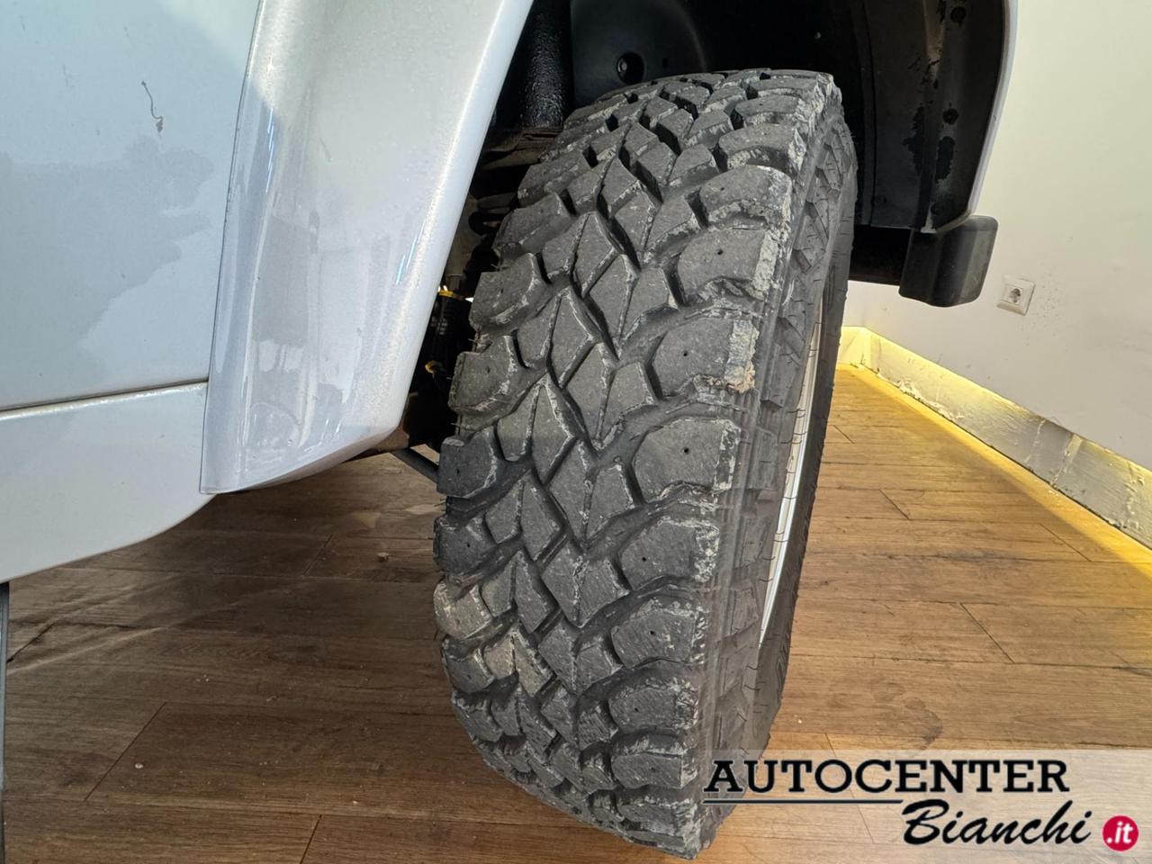 Land Rover Defender 90 SW Defender 90 2.4 td SE SW