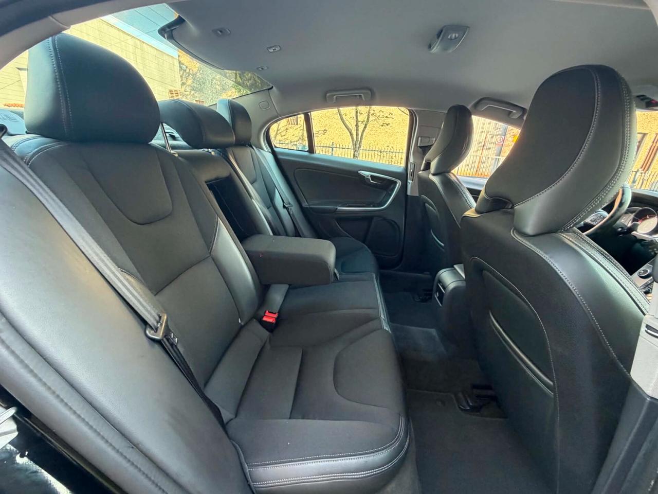 Volvo S60 R-design 2.0 190cv-143.000km-Full-GARANZIA-Euro6
