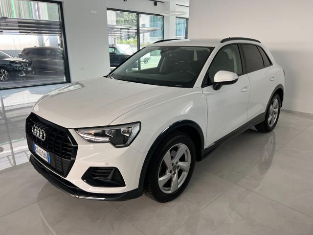 AUDI Q3 35 TDI S tronic Business Advanced Black Pack