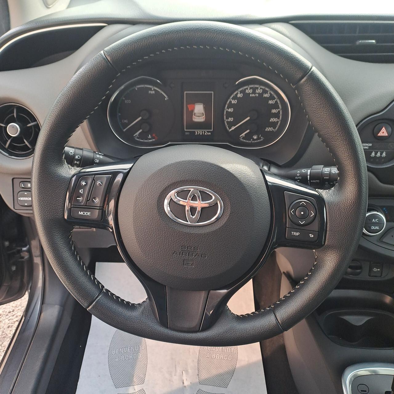 Toyota Yaris 1.5 Hybrid 73cv Business