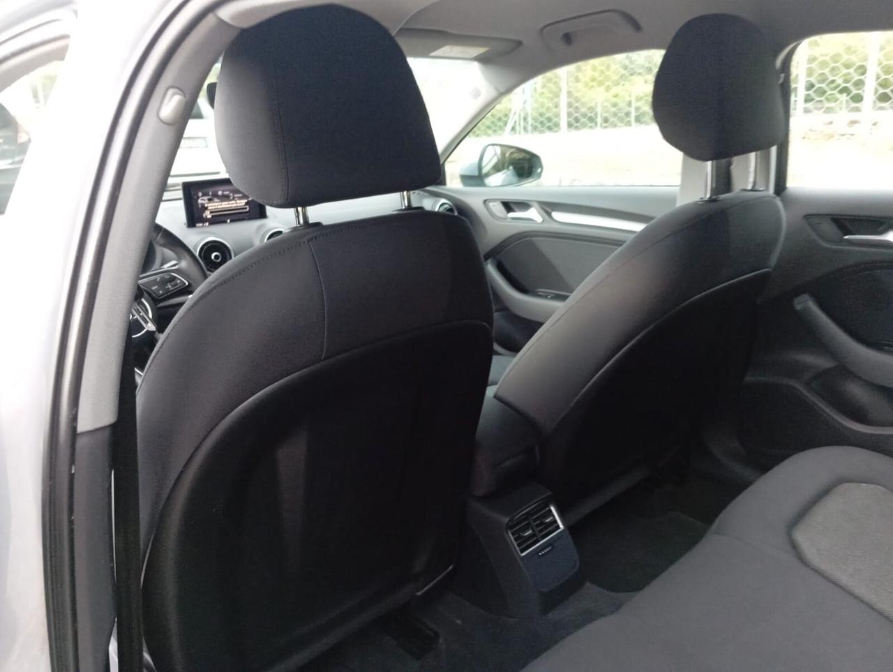 Audi A3 1.6 TDI 116 CV S tronic Business unipro km 98000