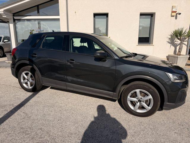 AUDI Q2 30 TDI Business