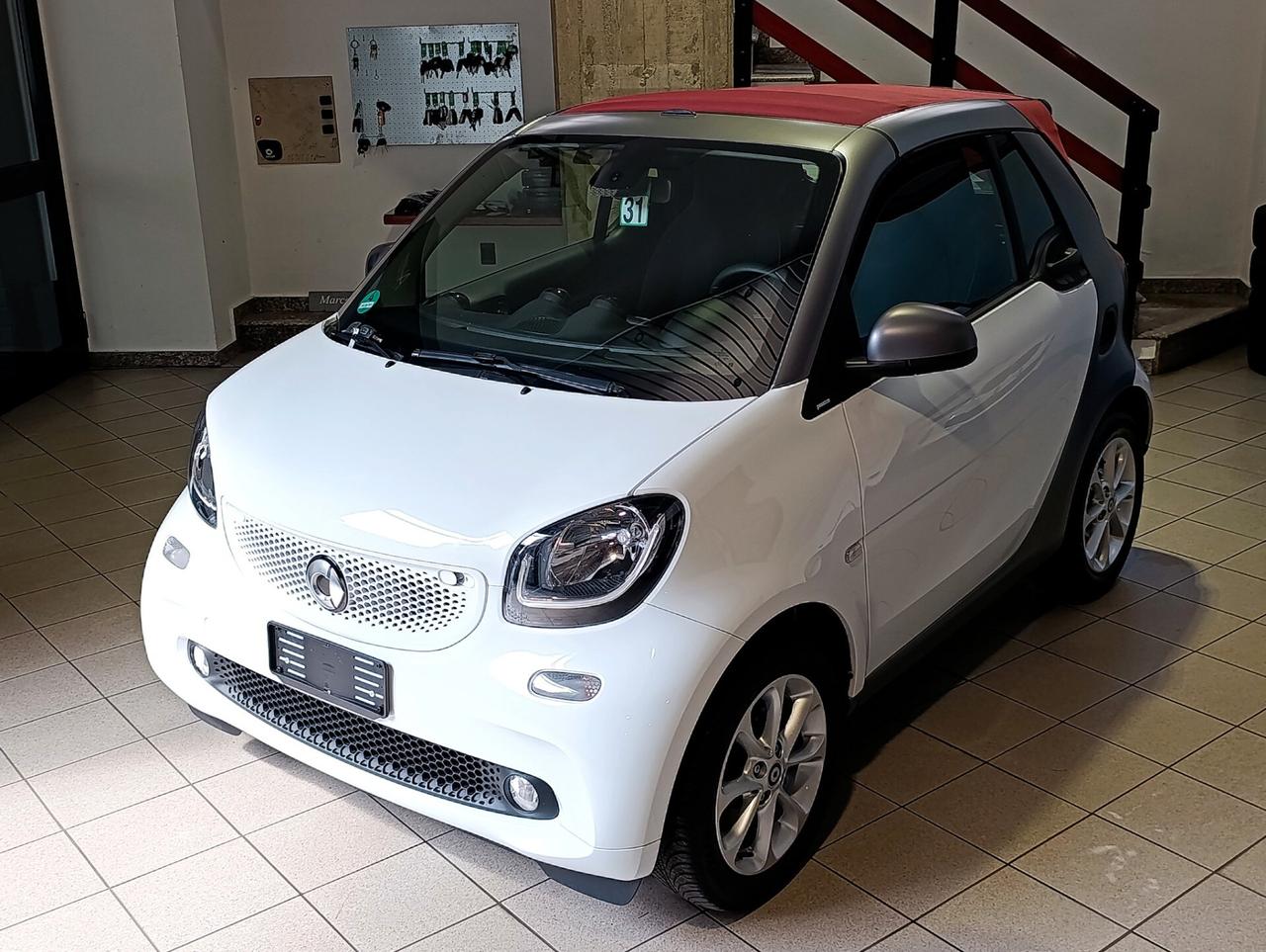 Smart ForTwo 90 0.9 T twinamic cabrio Passion Capote Rossa