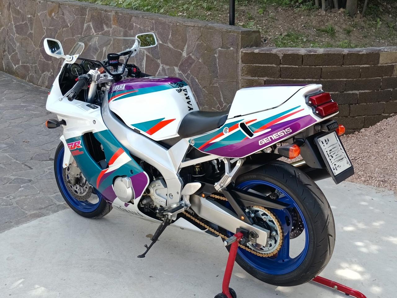 Yamaha FZR 600 R