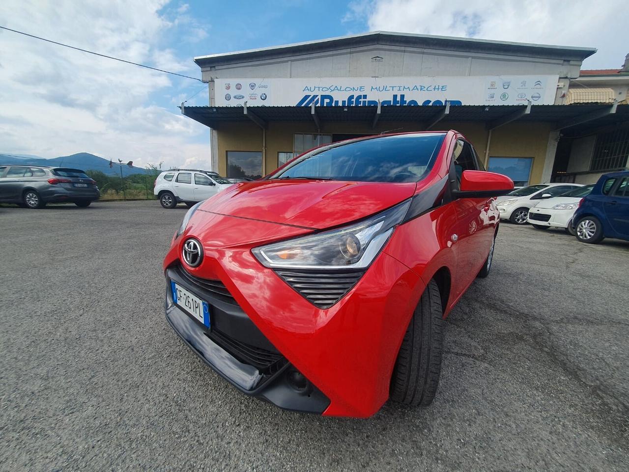 Toyota Aygo Connect 1.0 VVT-i 72 CV 5 porte x-play