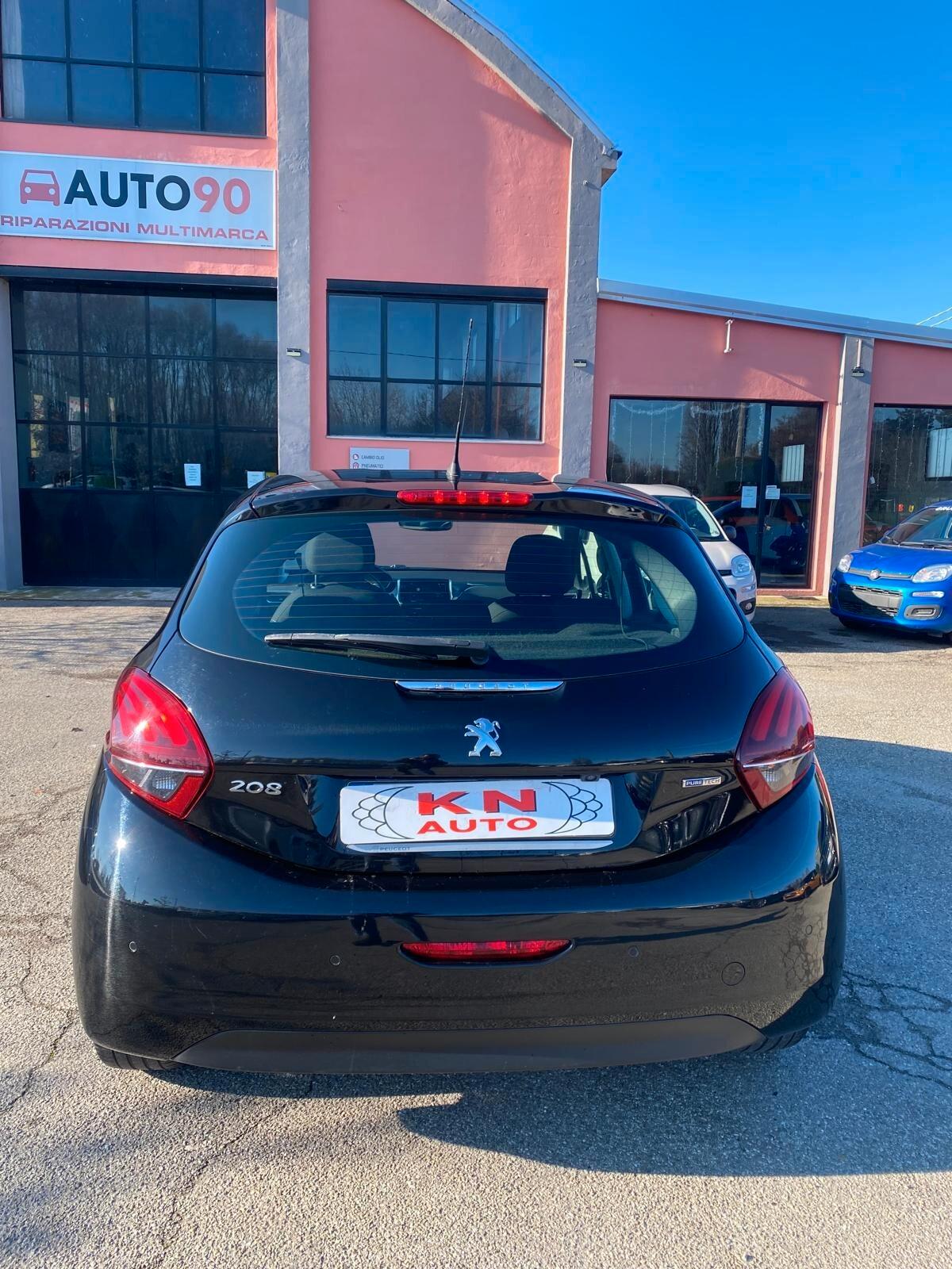 Peugeot 208 PureTech 82 5 porte Allure