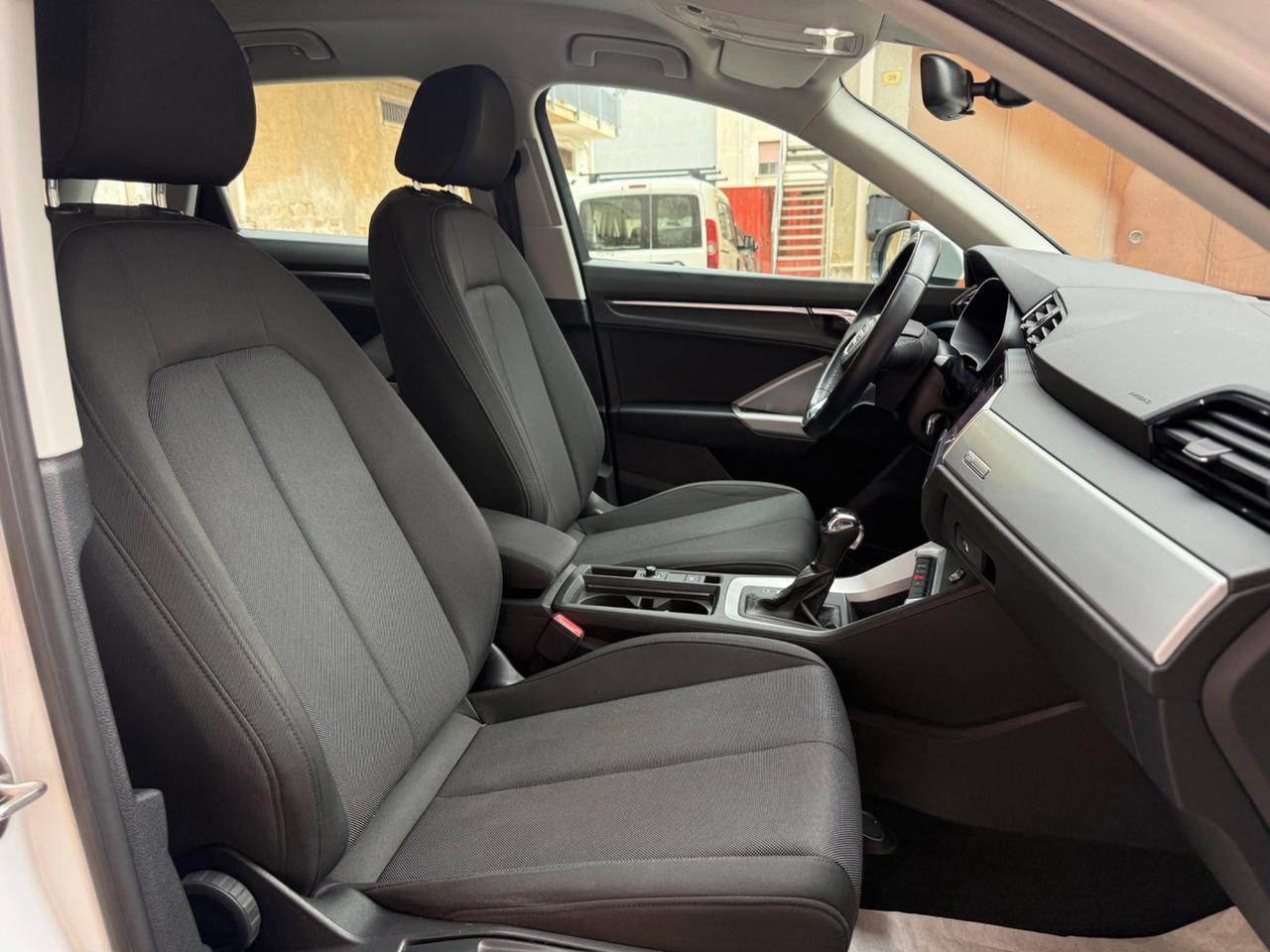 Audi Q3 35 TDI S tronic Business