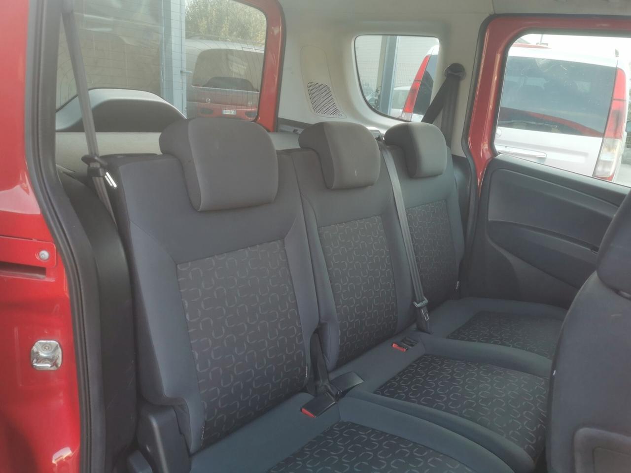 Fiat Doblo 1.6 Jtdm cv 105 2010