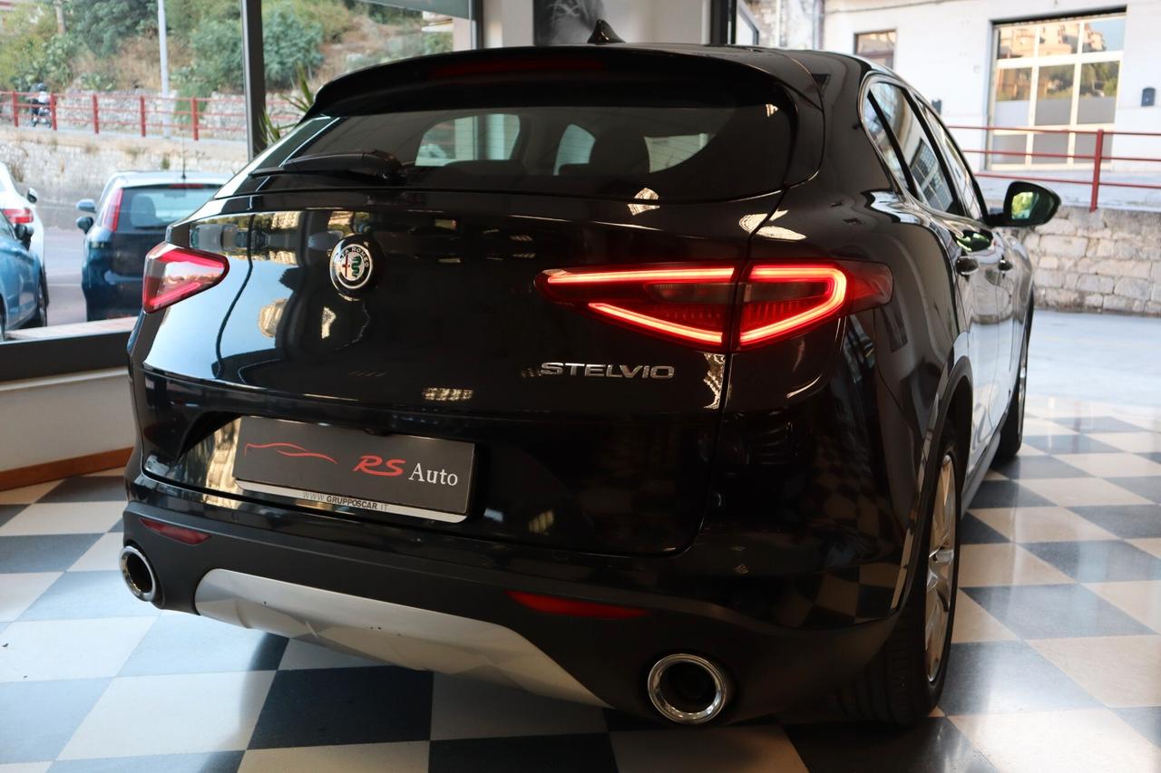 Alfa Romeo Stelvio 2.2 Turbodiesel 160 CV AT8 RWD Business