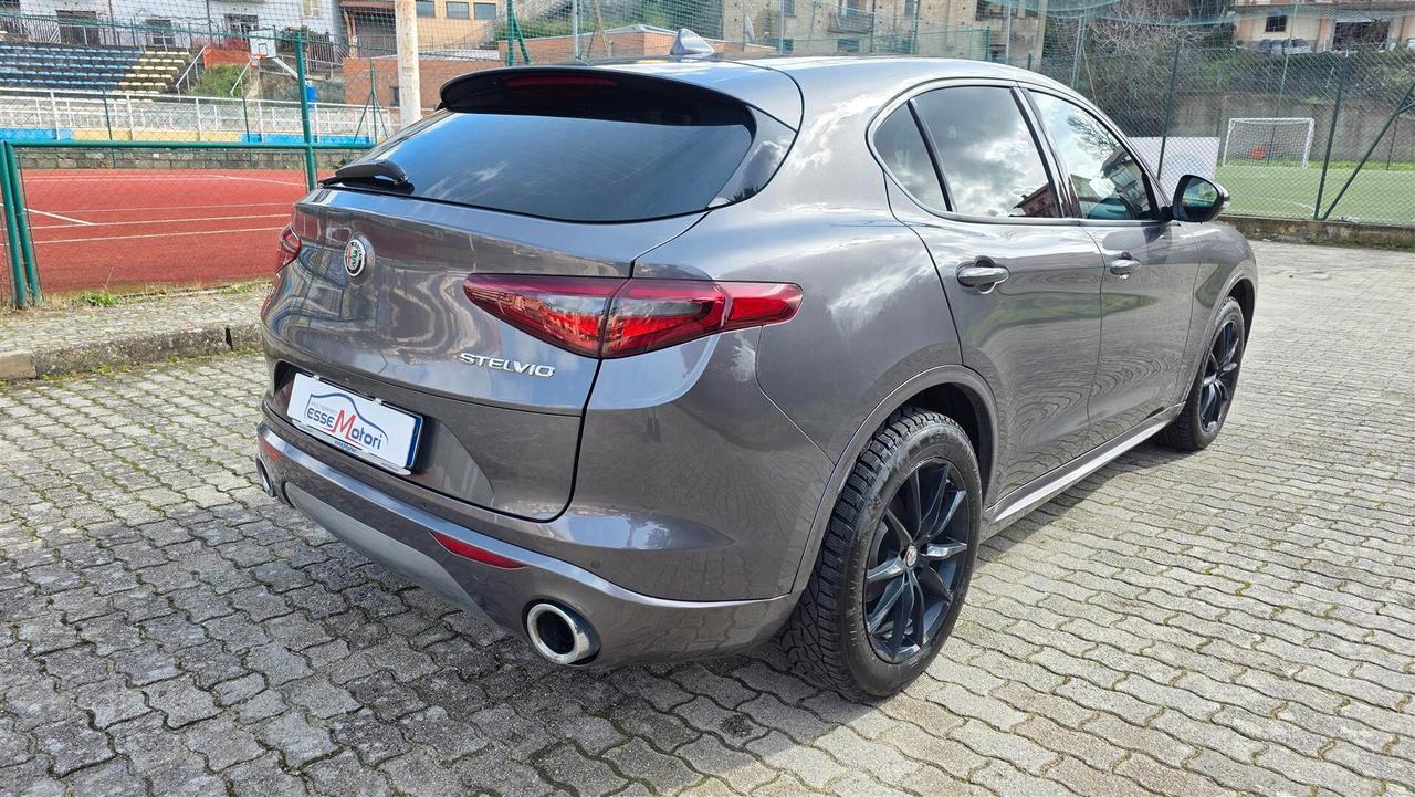 Alfa Romeo Stelvio 2.2 Turbodiesel 210 CV AT8 Q4 Executive