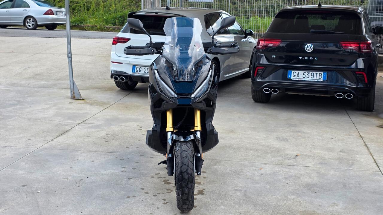 Honda X-ADV 750 ANNO 2025 5.000KM GARANZIA UFFICIALE