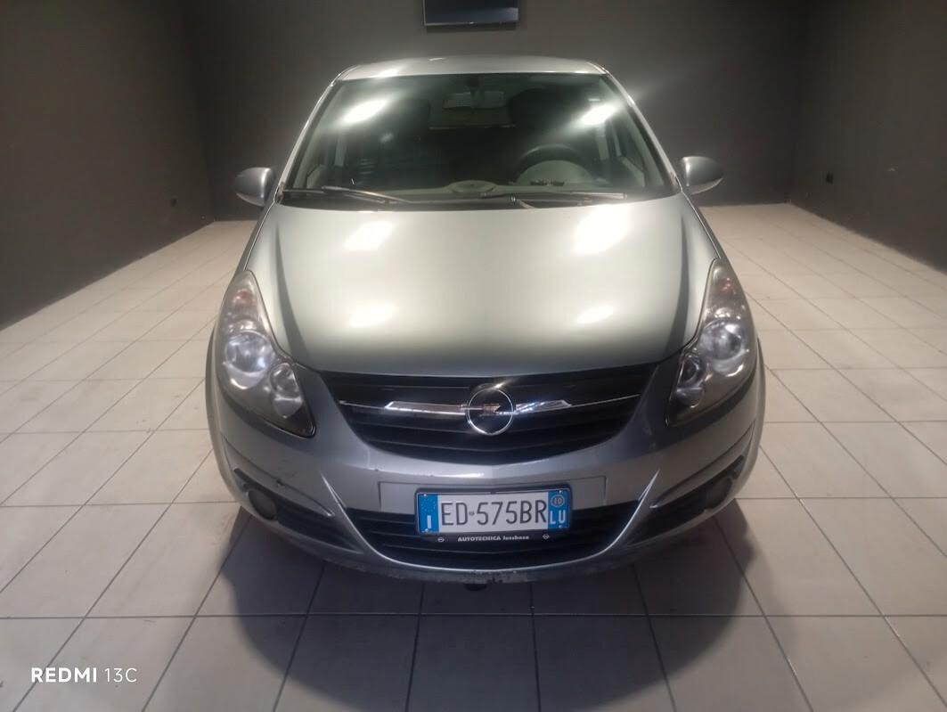 Opel Corsa del 2010 1200 benzina 110.000 km