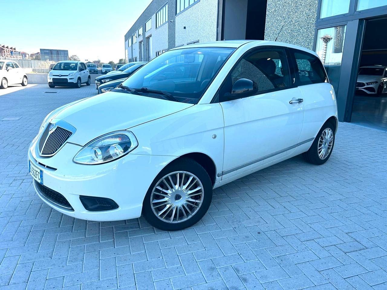 Lancia Ypsilon 1.2 69 CV Diva OK NEOPATENTATI