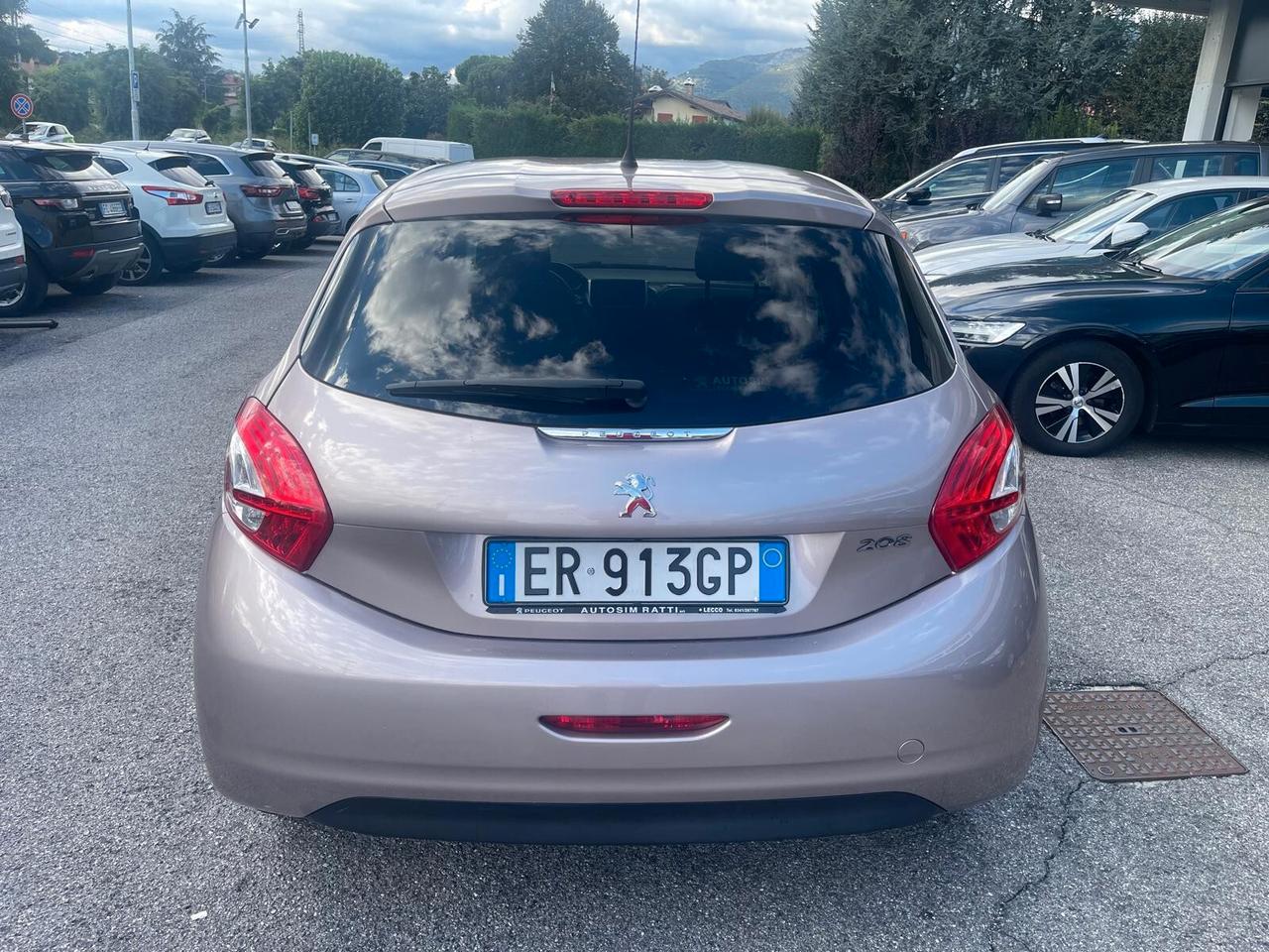 Peugeot 208 1.4 HDi 68 CV 5 porte Allure