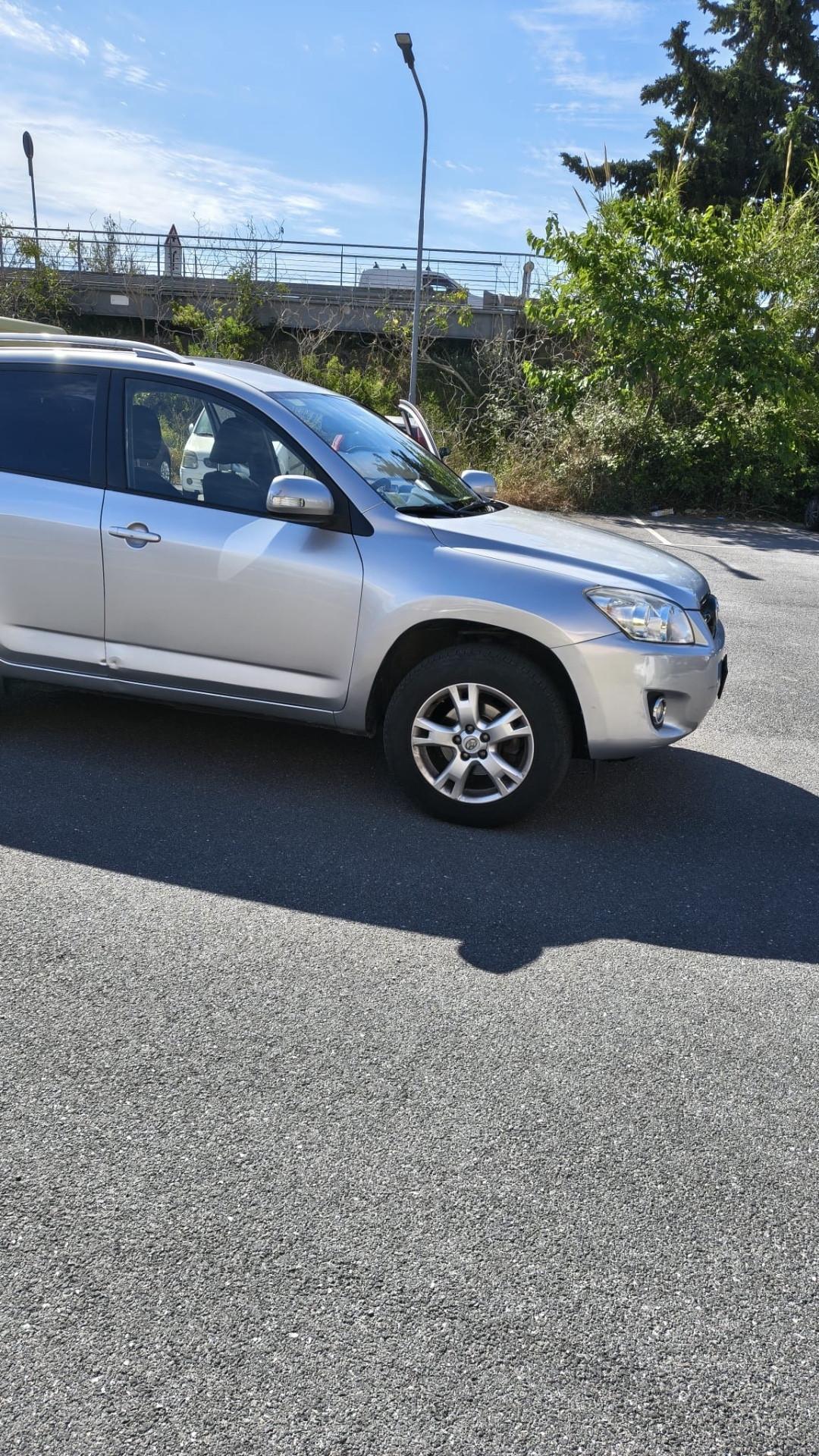 Toyota RAV 4 RAV4 Crossover 2.2 D-4D 150 CV DPF Luxury
