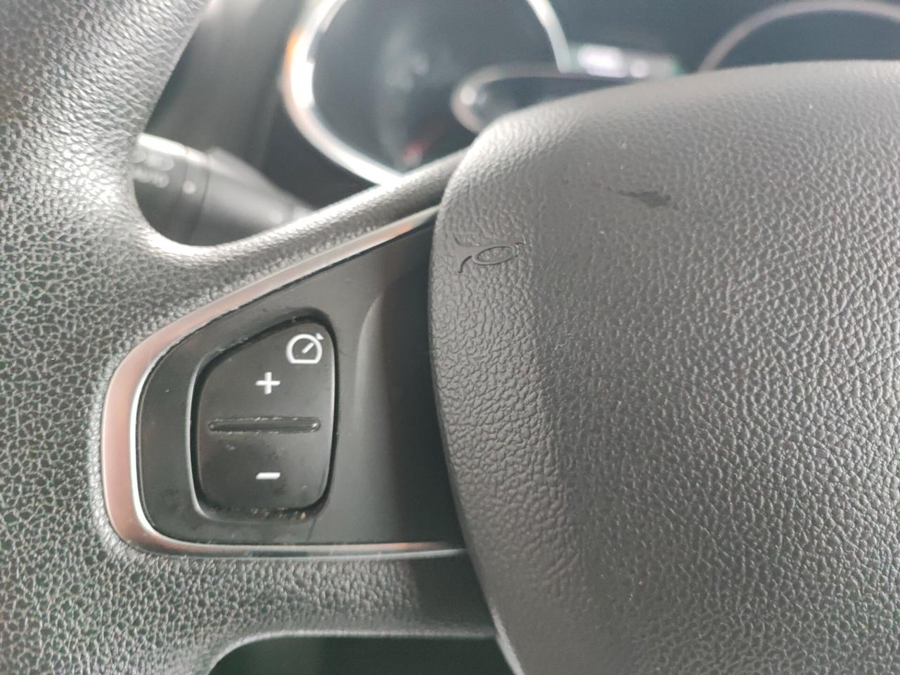 Renault Clio TCe 12V 75 CV 5 porte Moschino Intens