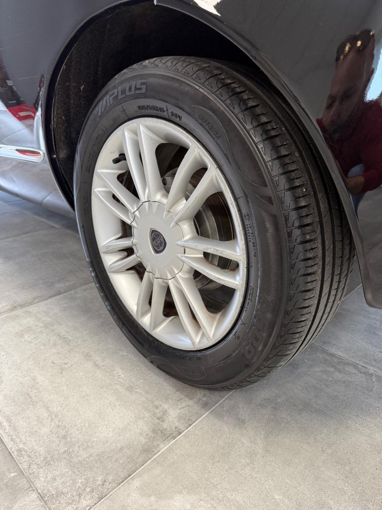 Lancia Ypsilon 1.2 Platino