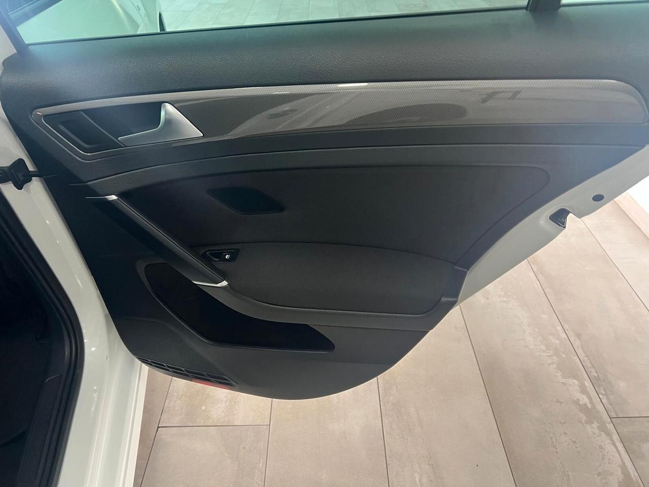 Volkswagen Golf 1.6 TDI 115 CV 5p. Business BlueMotion Technology