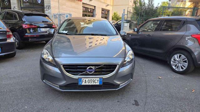 VOLVO V40 D2 1.6 Momentum