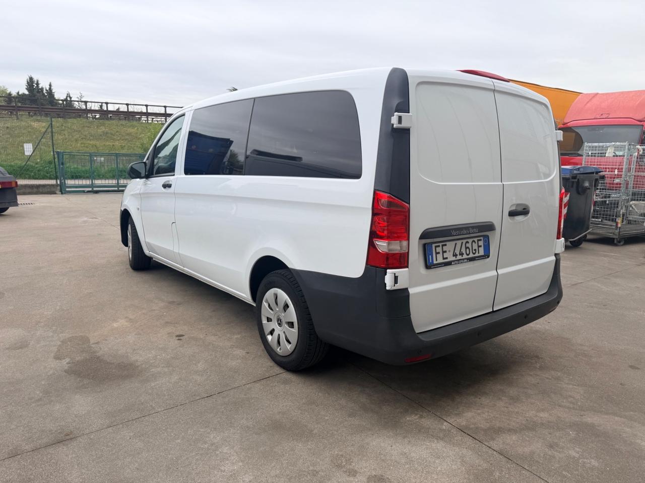 Mercedes Benz Vito 114 Mixto 5 posti