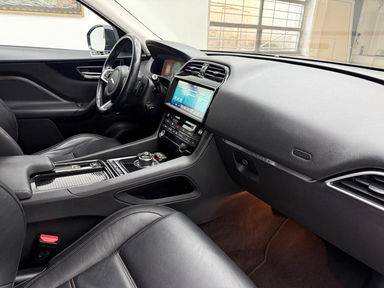 Jaguar F-Pace 2.0 D 180 CV AWD aut. Portfolio