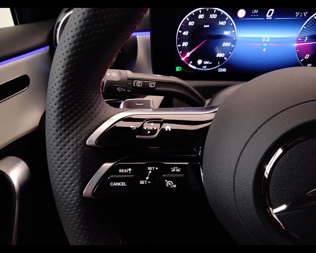 Mercedes-Benz Classe A - W177 2023 - A 180 d AMG Line Advanced Plus auto