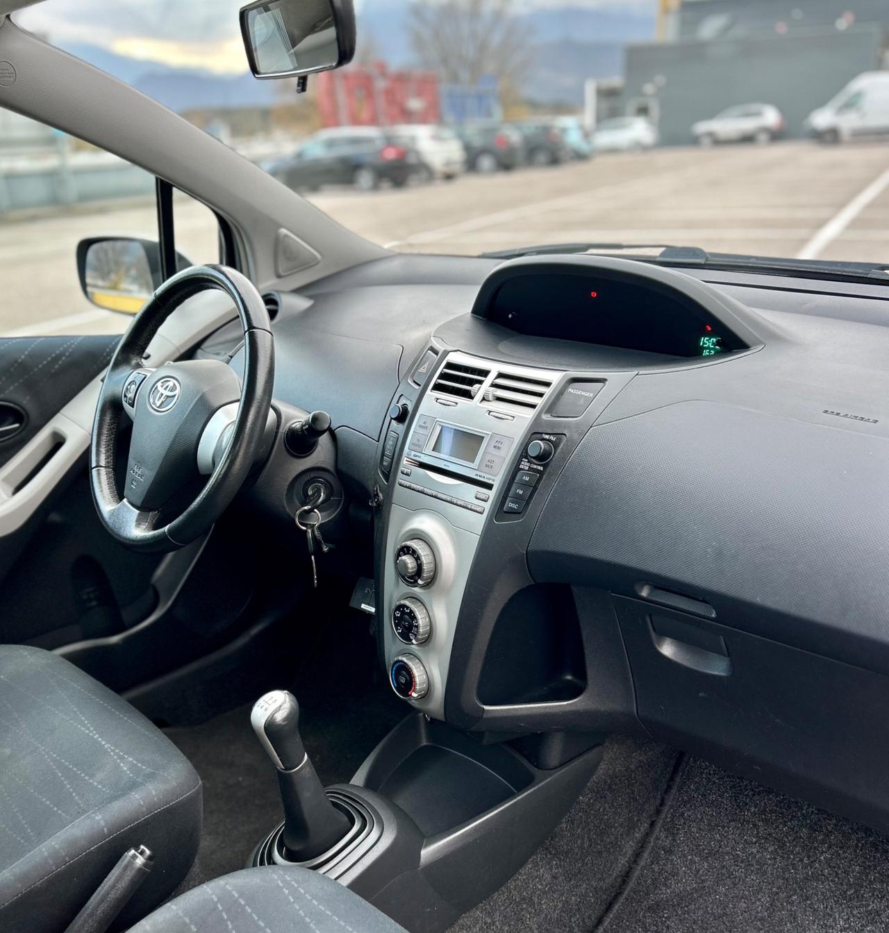 Toyota Yaris 1.0 5 porte Edizione SOL Neopatentati