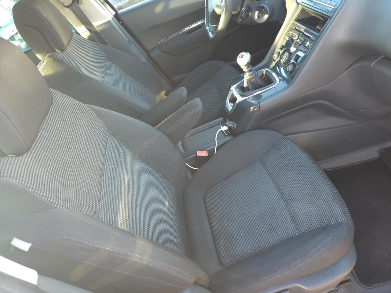 Peugeot 5008 1.6 HDi 112CV Active