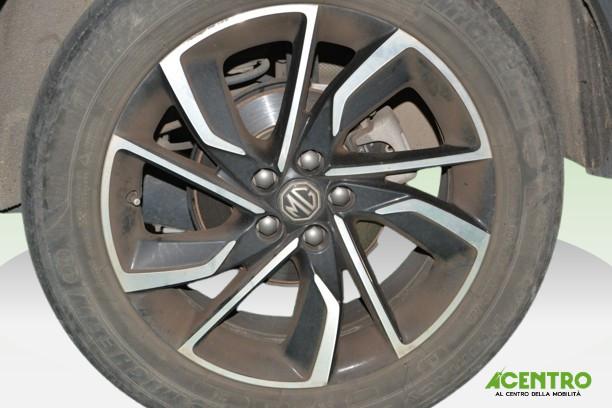 MG ZS - 1.0 MT LUXURY