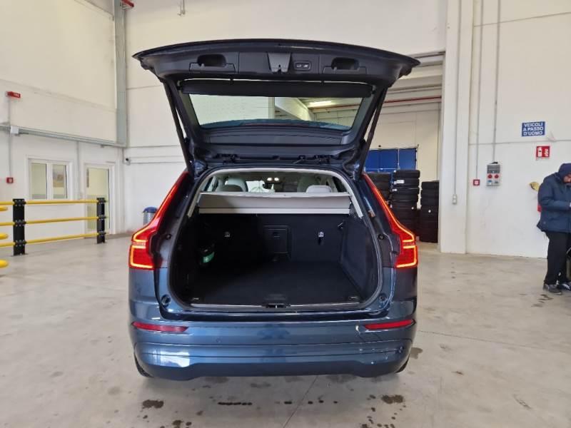 VOLVO Xc60 B4 Mild Hybrid (D) Awd Geartronic Momentum Pro