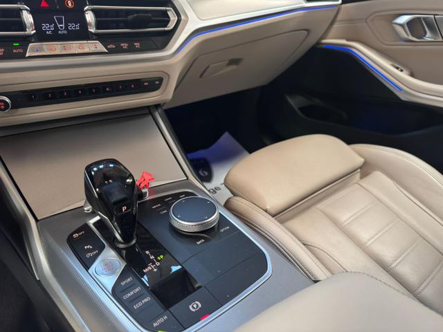 BMW 320 d xDrive Touring Luxury iva deducibile