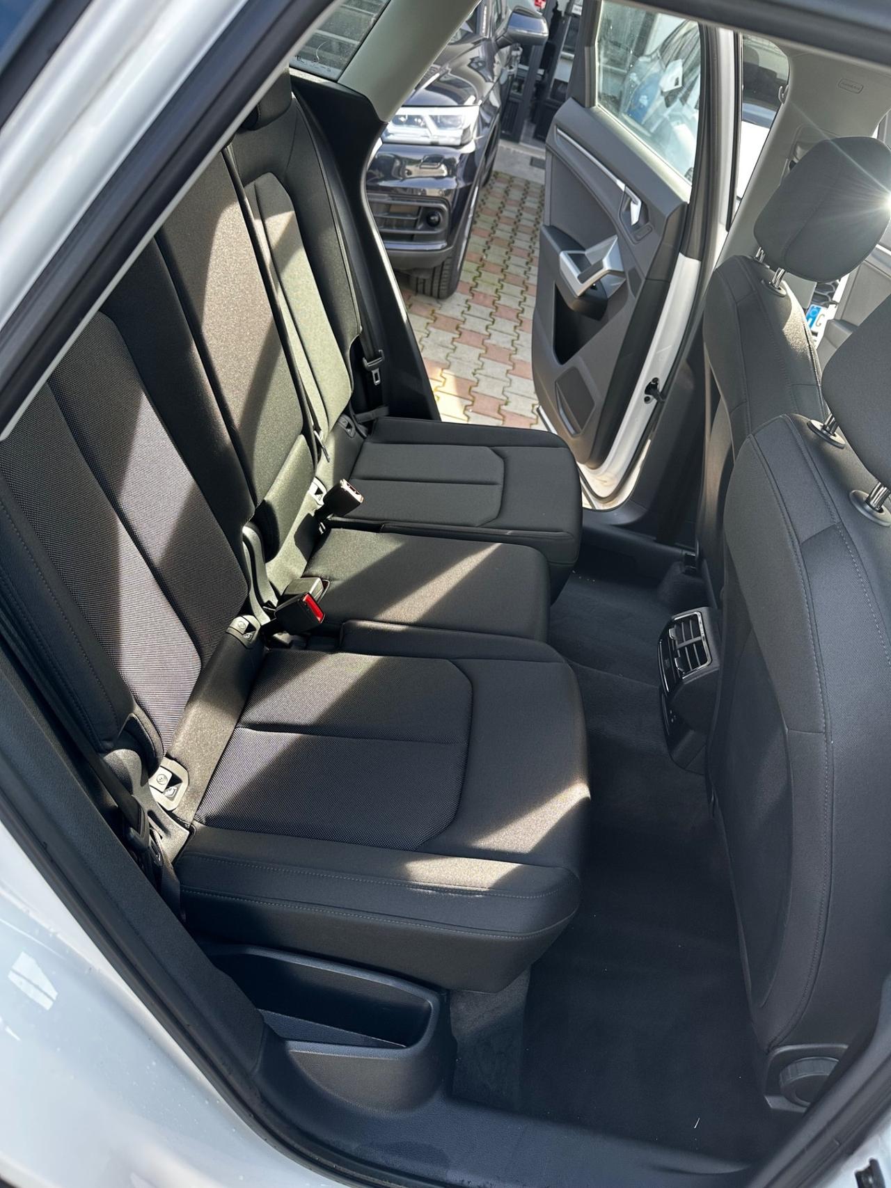 Audi Q3 35 TDI S tronic Business