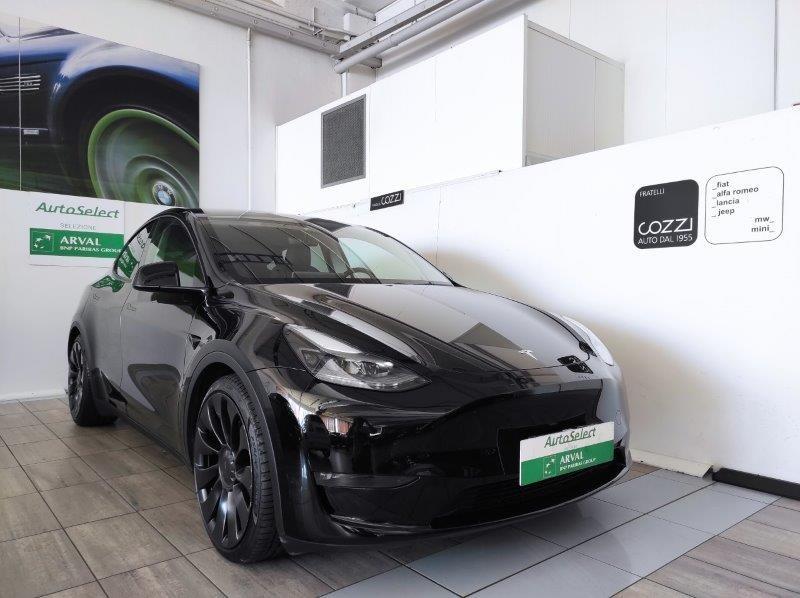 TESLA Model Y - Model Y AWD Performance