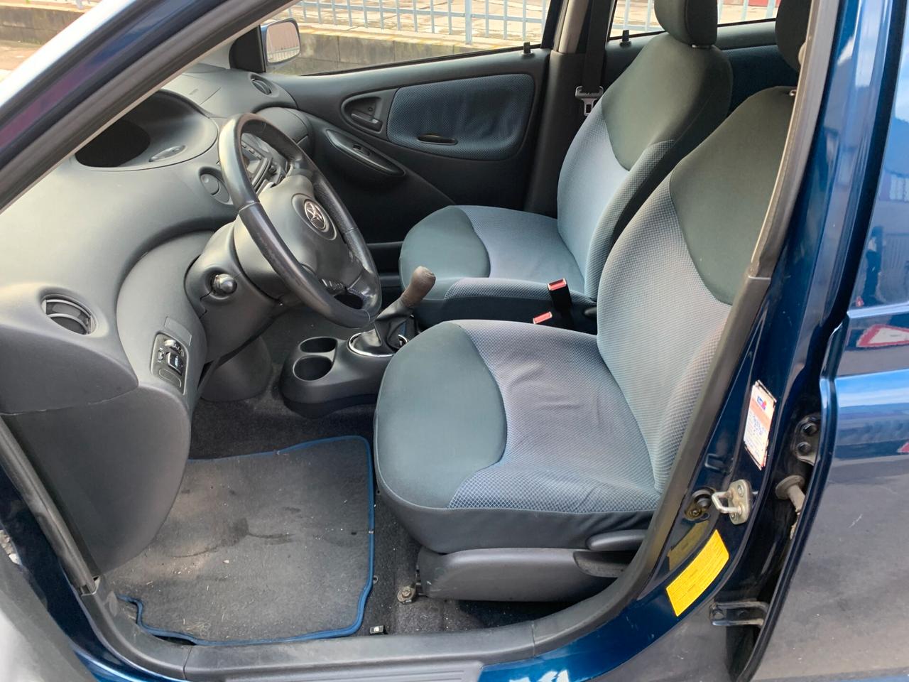 Toyota Yaris 1.0i 16V cat 5 porte