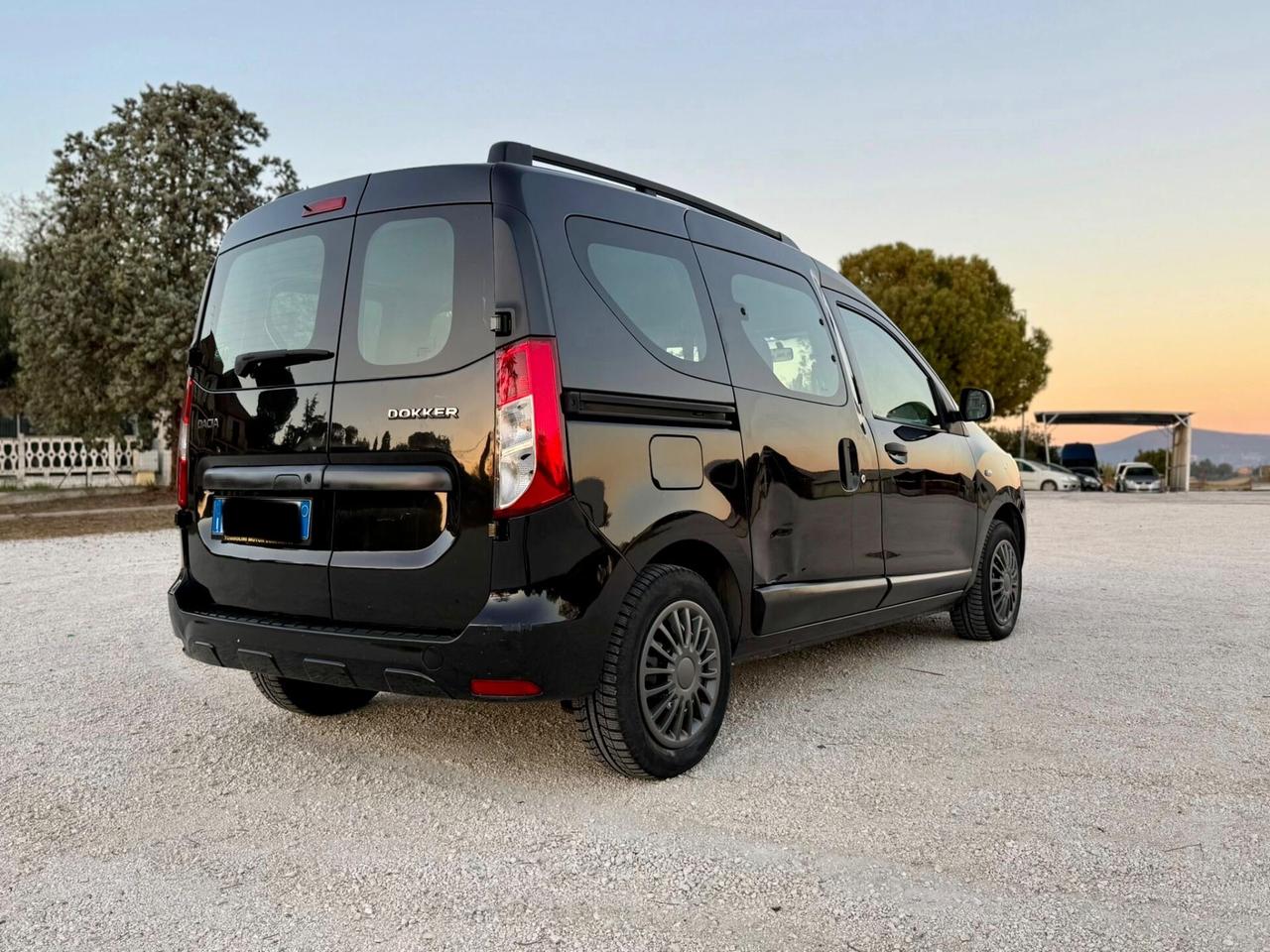 Dacia Dokker con posti 1.6 GPL neopatentati UNIPROPR