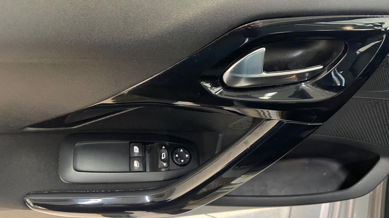 Peugeot 208 1.4 HDi 68 CV 5 porte Active