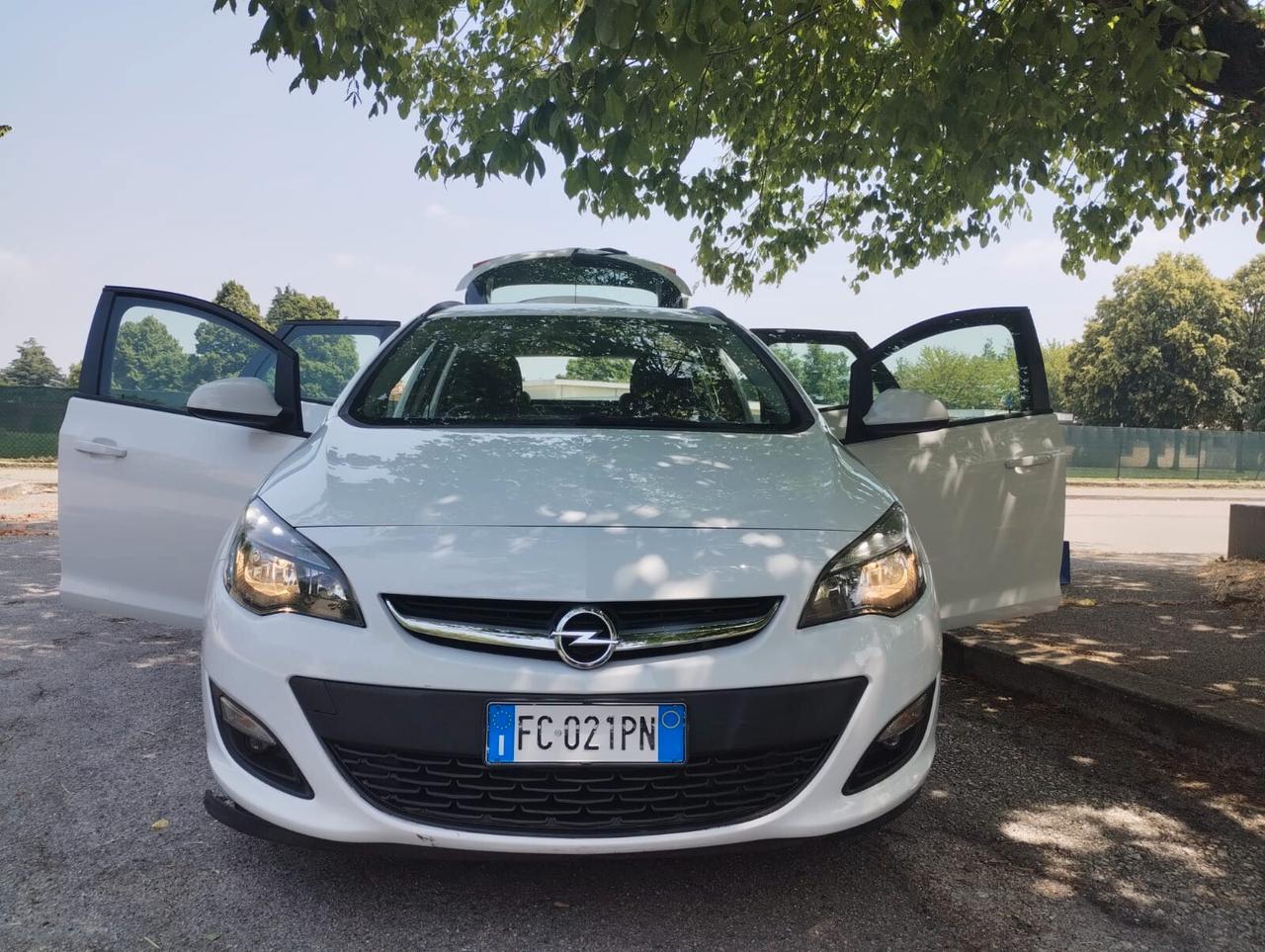 Opel Astra 1.4 Turbo 140CV Sports Tourer GPL Tech Cosmo