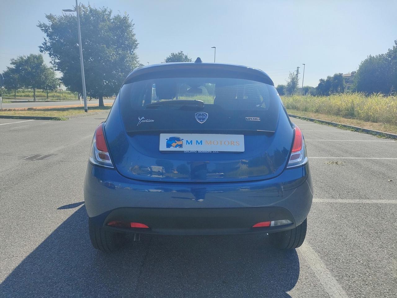 LANCIA Ypsilon 1.0 Firefly Hybrid Silver s&s 70cv